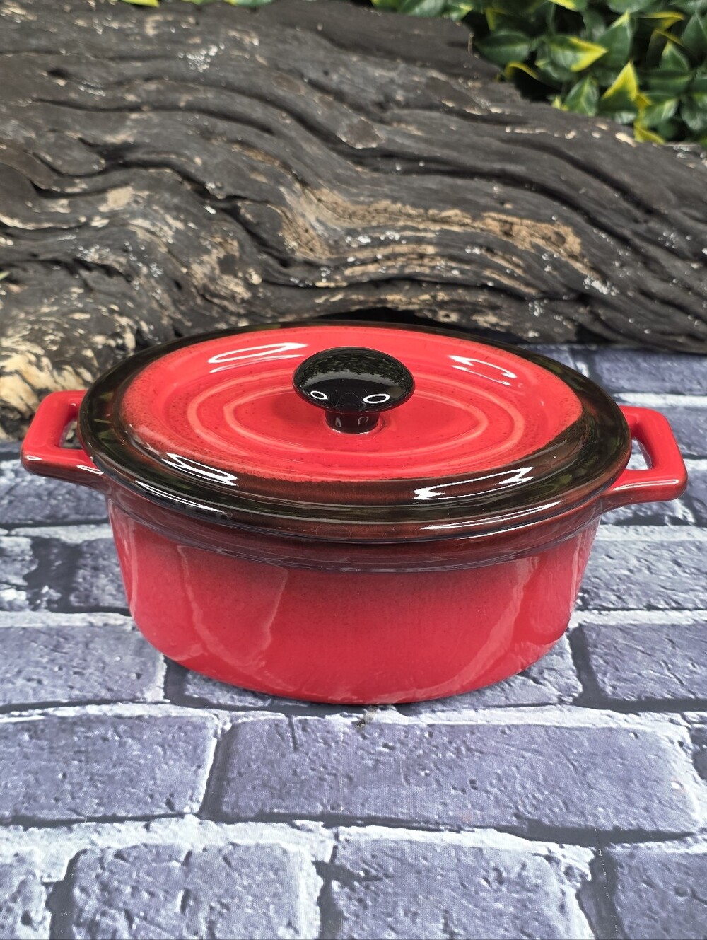 Red & Black Ombre Stoneware Oval Casserole Dish with Lid – Rustic Bakeware